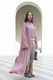 Pantalón de fit recto, pinzas frontales, cintura alta con pretina, detalle interior tipo boxer en contraste, jareta frontal ajustable, bolsillos frontales, vivo decorativo posterior y cierre lateral con cremallera oculta.