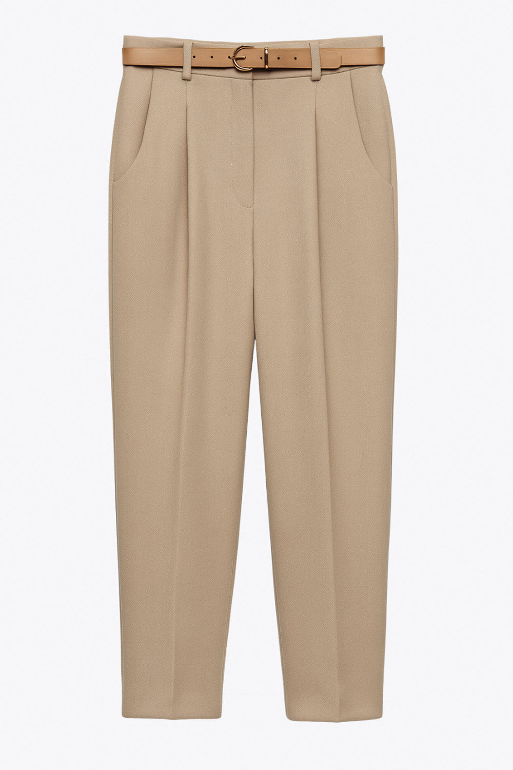 Pantalón cropped de fit recto, cintura media con pretina y trabillas, bolsillos delanteros y posteriores con cartera. Detalle de cinturón en contraste con hebilla, pinza frontal con raya, cierre frontal con broche y cremallera oculta.