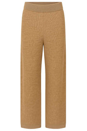 Pantalón de punto fit recto, cintura media con pretina elástica y rib en bajo.
