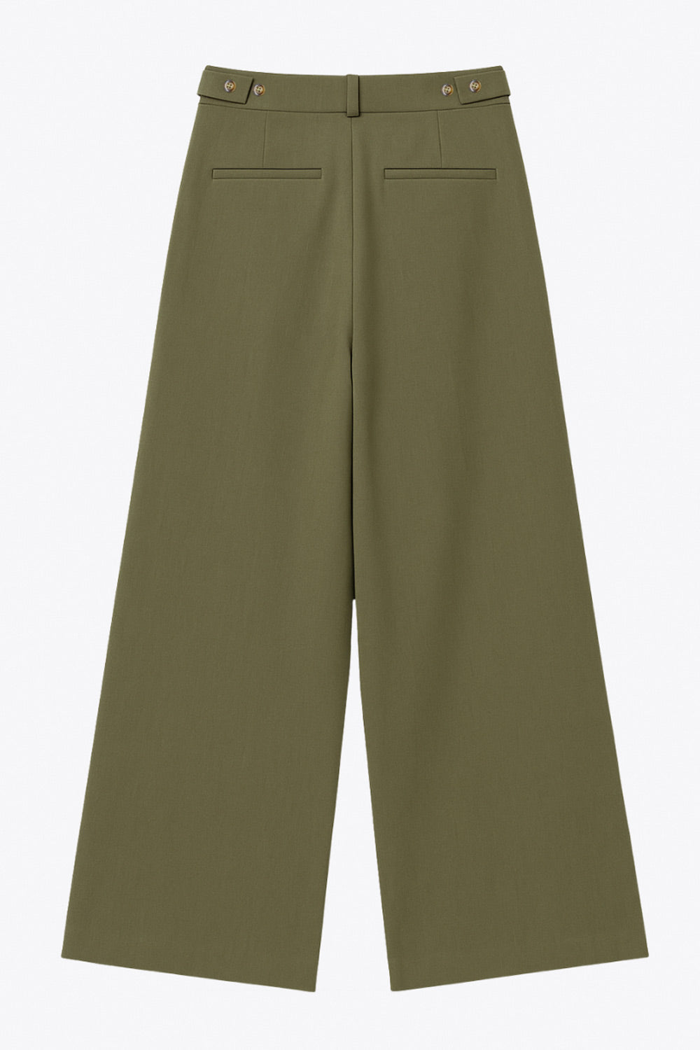 Pantalón de fit wide leg, cintura media con pretina, trabillas ajustables laterales, pinzas frontales, bolsillos delanteros y vivos decorativos posteriores. Cierre frontal con broche y cremallera ocultos.