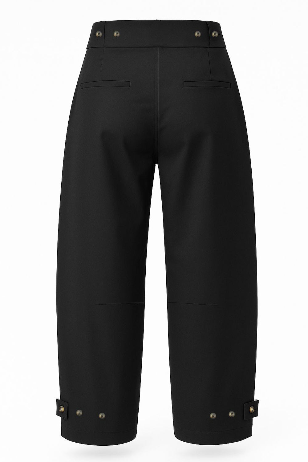 Pantalón de fit wide leg, cintura alta con pretina, bolsillos delanteros y vivos decorativos posteriores, trabillas laterales ajustables en cintura y bajo. Detalle de costuras decorativas frontales, cierre frontal con broche y cremallera ocultos.