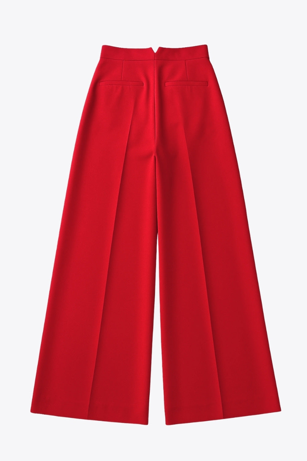 Pantalón de fit wide leg, cintura alta con pretina, pinzas frontales, bolsillos delanteros y vivos decorativos posteriores. Cierre frontal con broche y cremallera ocultos. Detalle v en pretina posterior.