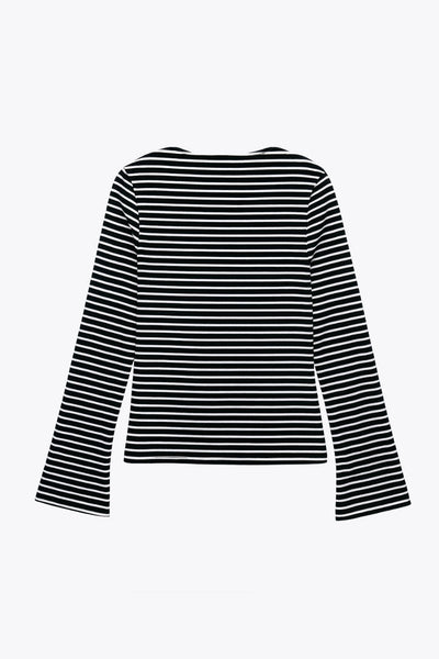 Camiseta de estampado rayas, fit recto, cuello redondo y manga larga con puño amplio .