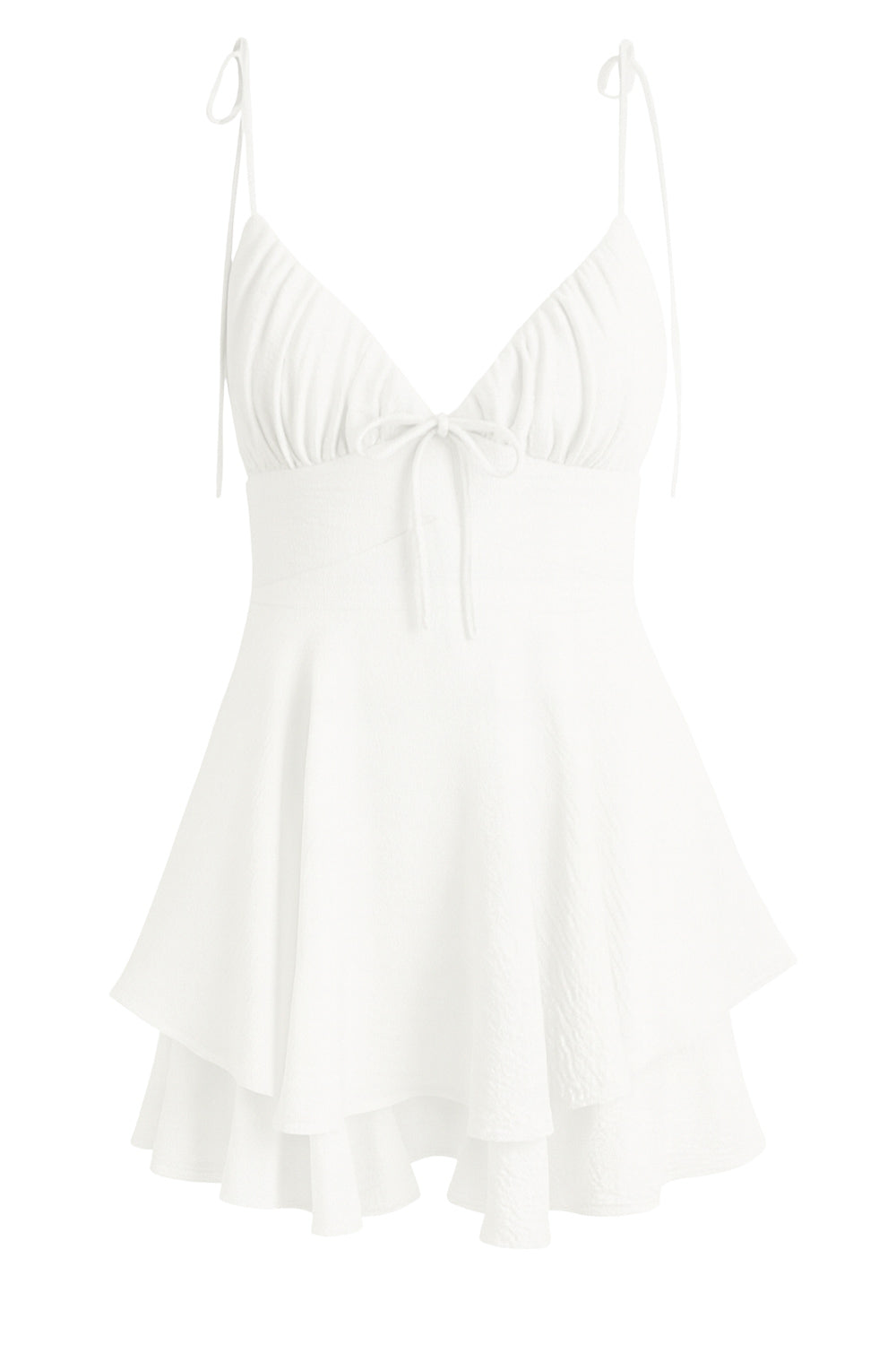 Playsuit de tirantes delgados con nudo amarrable, escote v con detalles plisados y lazo decorativo frontal, pretina cruzada frontal con lazo amarrable posterior y capas de olanes en bajo. Cierre posterior con cremallera visible en contraste.