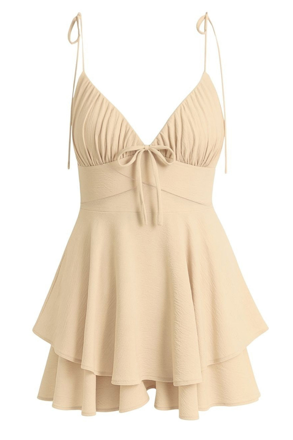 Playsuit de tirantes delgados con nudo amarrable, escote v con detalles plisados y lazo decorativo frontal, pretina cruzada frontal con lazo amarrable posterior y capas de olanes en bajo. Cierre posterior con cremallera visible en contraste.