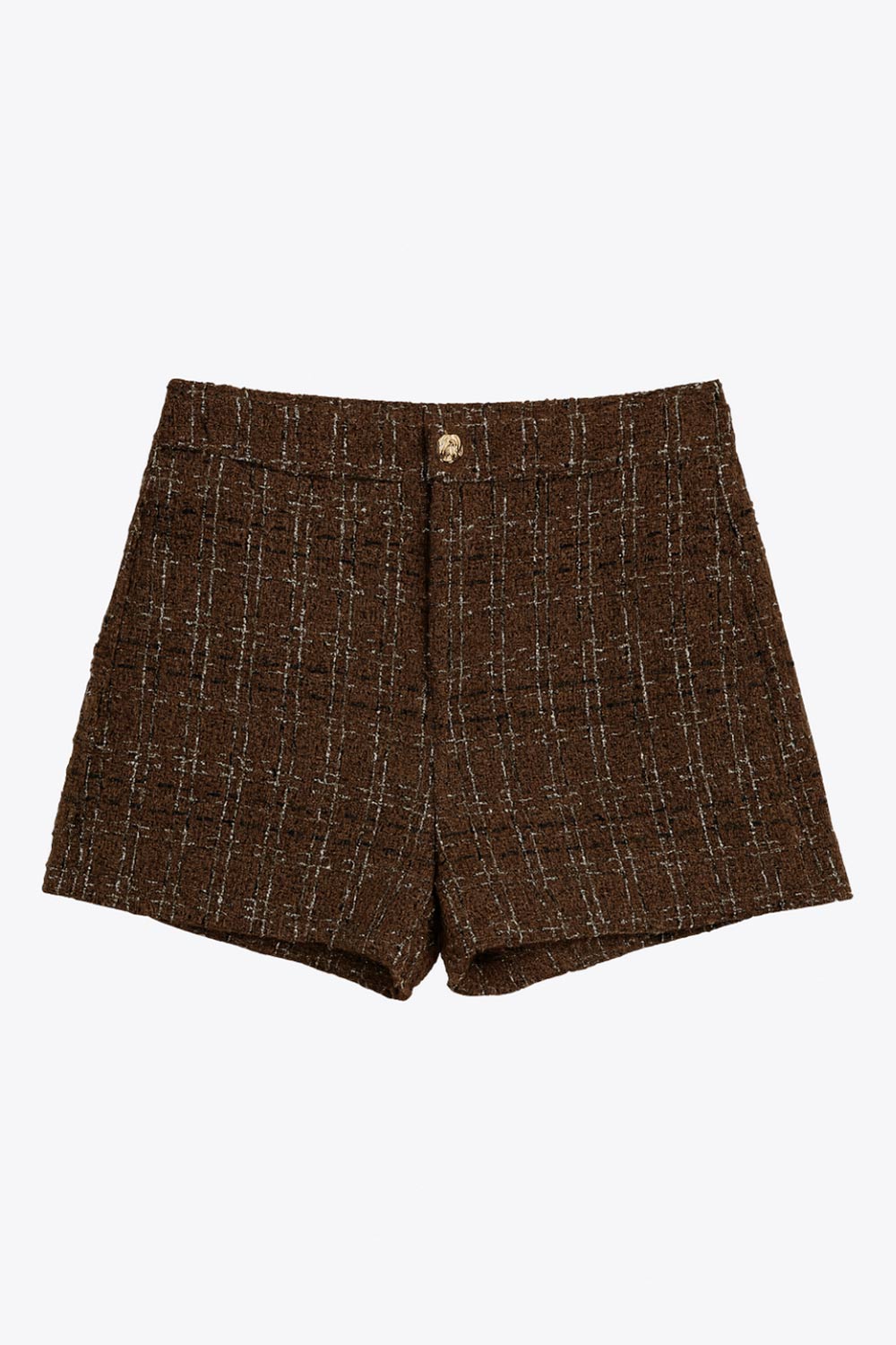 Short corto de bouclé, fit ajustado, cintura alta con pretina, cierre frontal con cremallera oculta y botón en contraste.