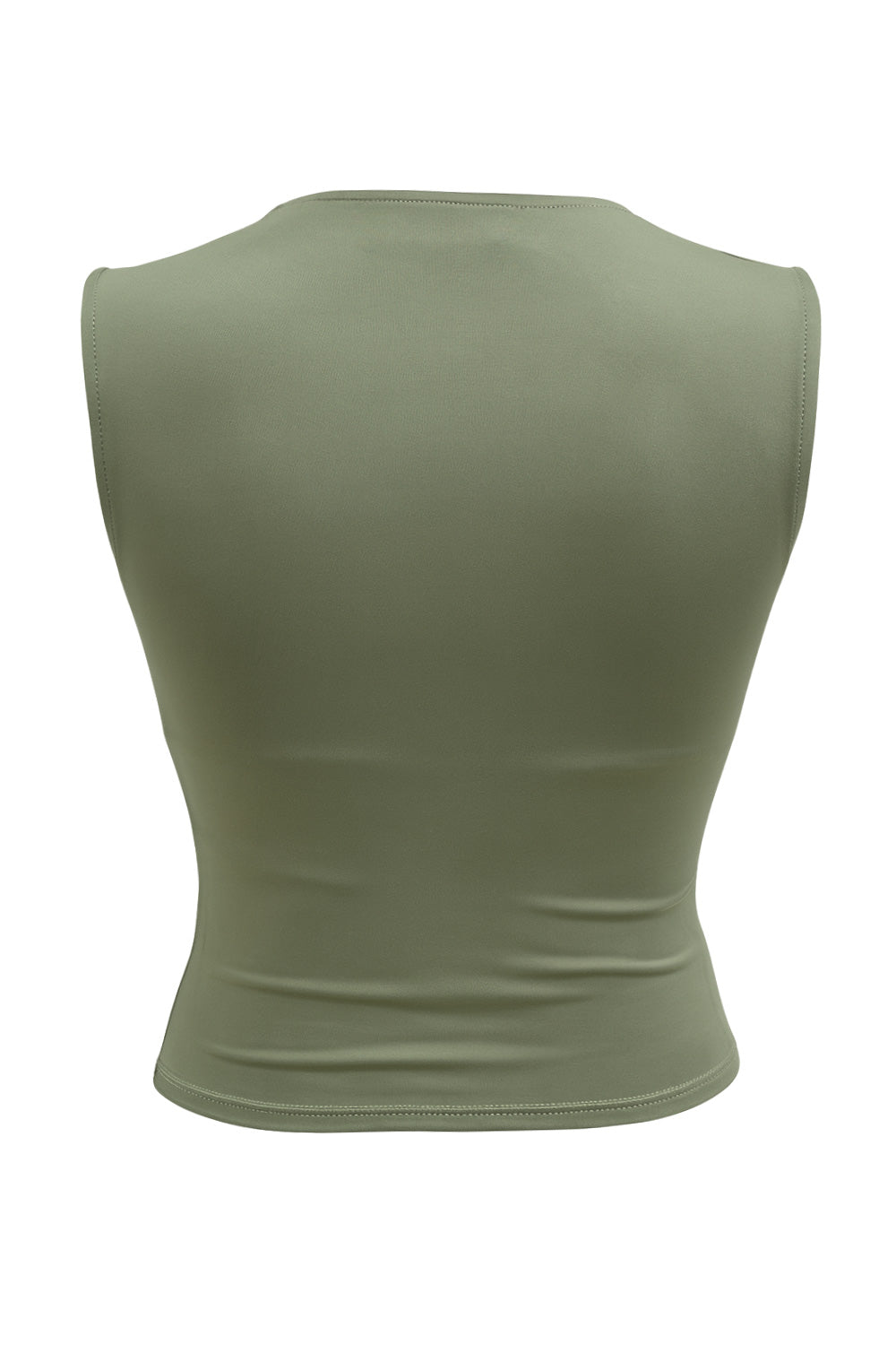 Top de fit ajustado, sin mangas, cuello fluido y plisados decorativos en hombros.