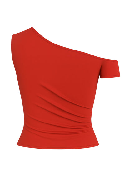 Top ajustado sin mangas, de cuello diagonal con hombro descubierto, plisados en hombros y bajo frontal asimétrico.