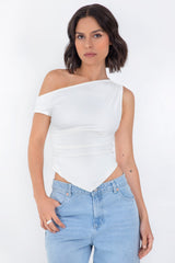 Top ajustado sin mangas de hombro descubierto