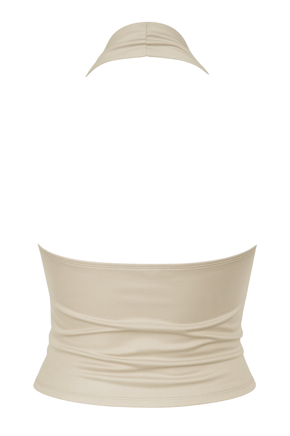 Top corto ajustado de cuello halter con escote fluido, sin mangas, escote en espalda, cierre posterior con botón y ojal.