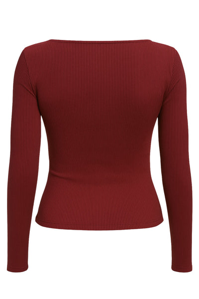 Top básico canalé de fit ajustado, cuello barco, manga larga y plisados decorativos laterales.