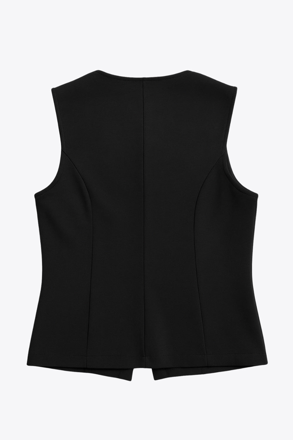 Chaleco de punto, fit ajustado, cortes frontales, cuello redondo y cierre frontal con hilera de botones en contraste.