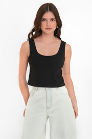 Top corto canalé básico de fit recto, sin mangas y escote redondo.