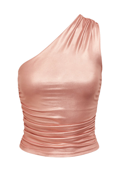 Top metálico asimétrico de un hombro, fit ajustado, escote diagonal, detalles plisados laterales y en hombro.