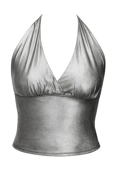 Top metálico de cuello halter con nudo amarrable posterior, escote v cruzado con cortes y plisados frontales.