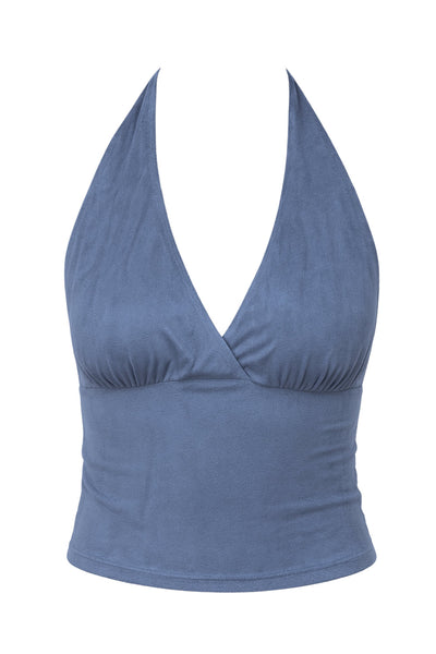 Top ajustado de gamuza, cuello halter con lazado amarrable posterior, escote en espalda, escote v cruzado con cortes y plisados frontales.