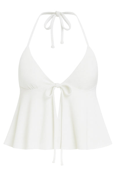 Top corto canalé de cuello halter, escote v con lazo amarrable frontal, rib elástico en espalda, tirantes con lazo amarrable posterior y abertura frontal en bajo. Detalle de peplum olanes.