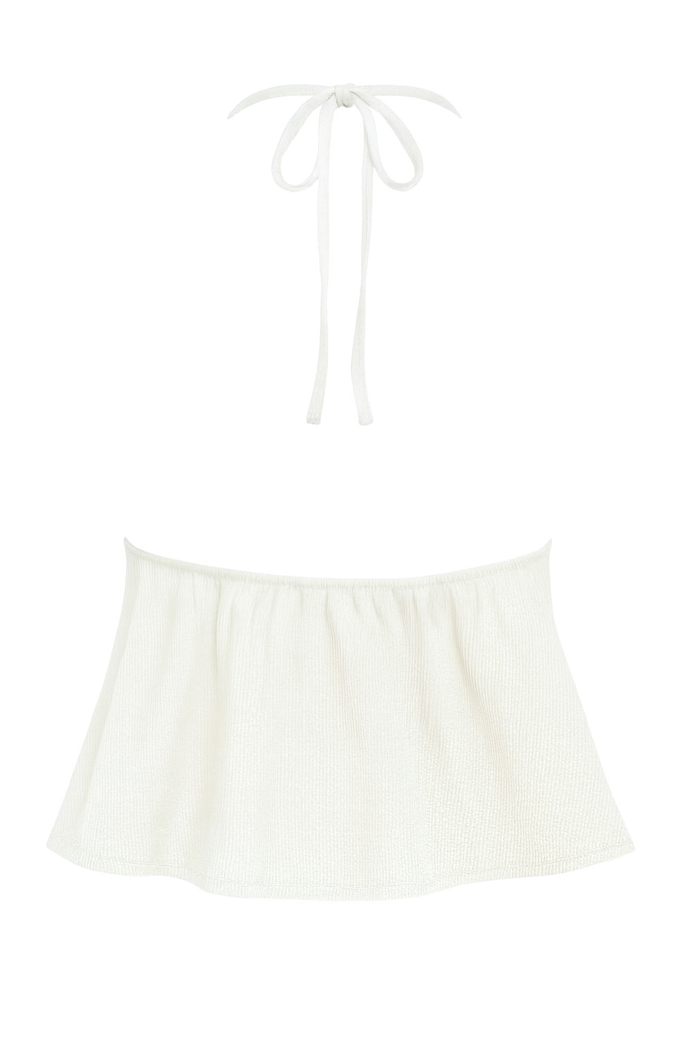 Top corto canalé de cuello halter, escote v con lazo amarrable frontal, rib elástico en espalda, tirantes con lazo amarrable posterior y abertura frontal en bajo. Detalle de peplum olanes.