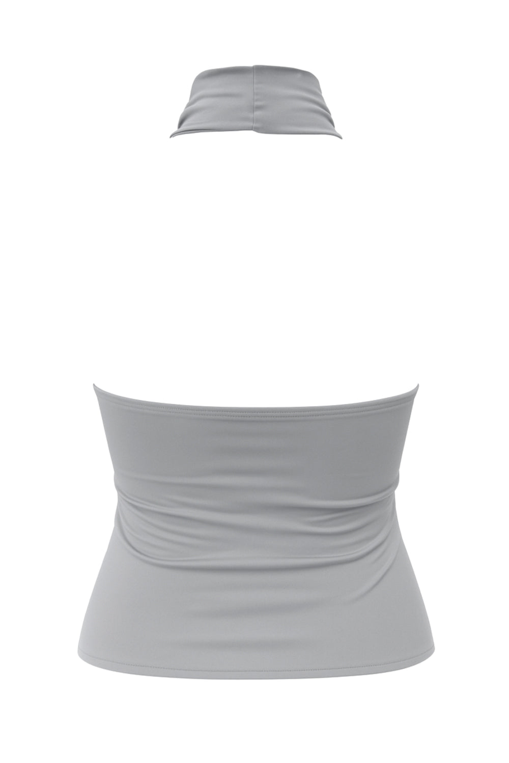 Top halter corto de fit ajustado, sin mangas, cuello halter fluido con plisados y escote en espalda. Detalle de bajo diagonal asimétrico.