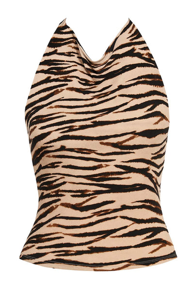 Top corto de fit ajustado, estampado animal, sin mangas, cuello halter fluido y escote en espalda.