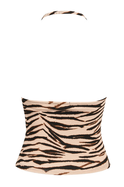 Top corto de fit ajustado, estampado animal, sin mangas, cuello halter fluido y escote en espalda.