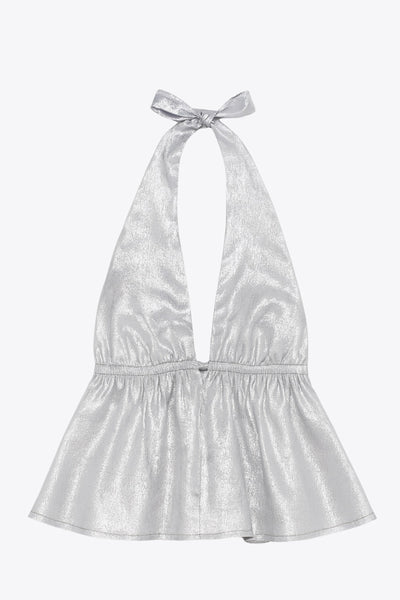 Top corto metálico de cuello halter con tirantes y nudo amarrable posterior, peplum con olanes, rib elástico en cintura y lazo amarrable posterior.