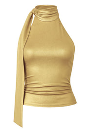 Top metálico de fit ajustado, sin mangas, escote en espalda, cuello halter con plisados y nudo amarrable.