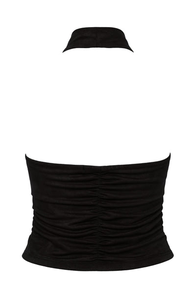 Top halter de gamuza, fit ajustado, cuello alto fluido, sin mangas, plisados y escote en espalda.