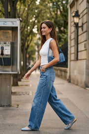 Top asimétrico de fit ajustado, un hombro con plisados, escote diagonal y plisados decorativos laterales.