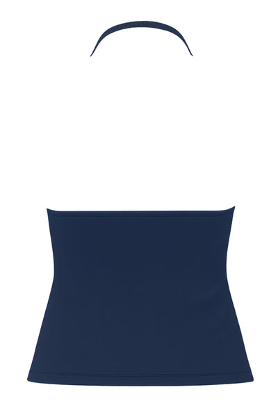 Top corto de cuello halter fluido, sin mangas, fit ajustado y escote en espalda.