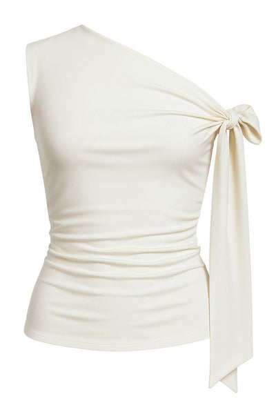 Top asimétrico de fit ajustado, sin mangas, escote diagonal, hombro descubierto y detalle decorativo de nudo amarrable.