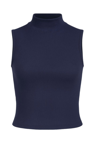 Top canalé básico de fit ajustado, sin mangas y cuello alto seguido.