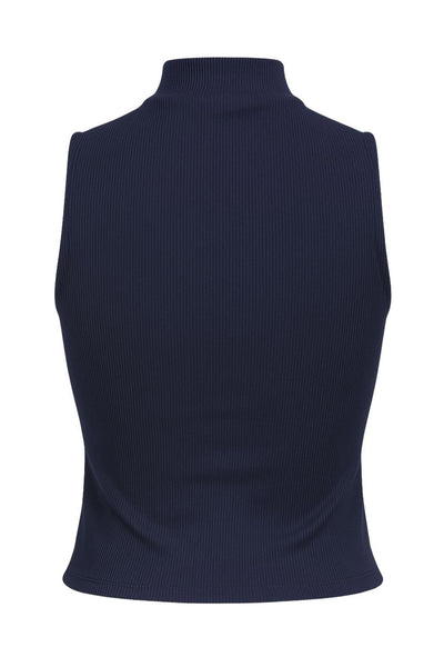 Top canalé básico de fit ajustado, sin mangas y cuello alto seguido.