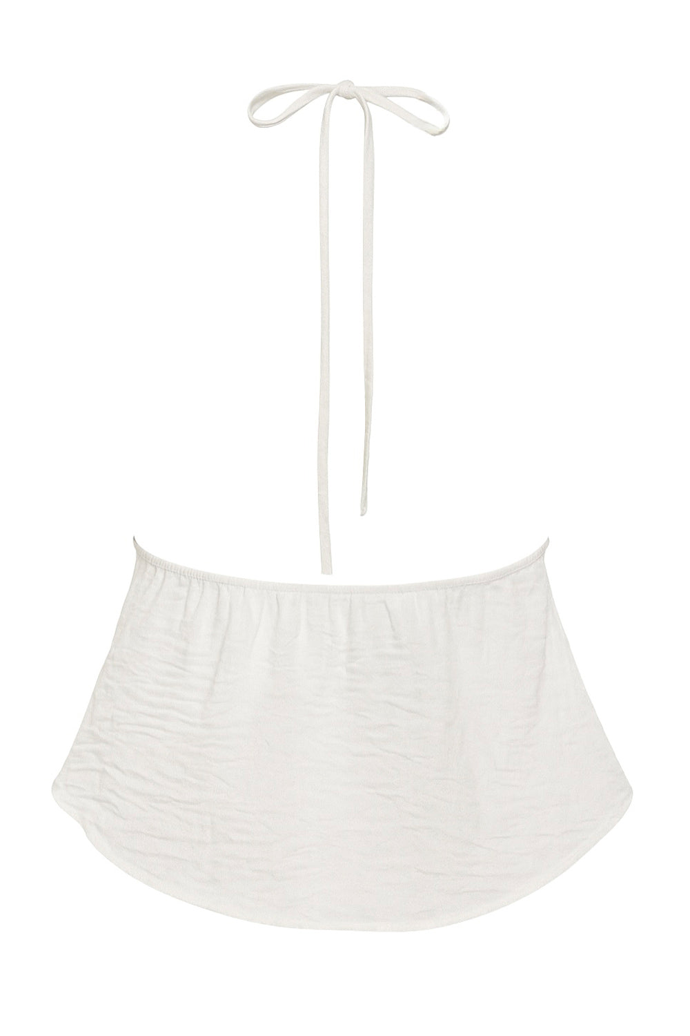 Top corto de escote v con lazo amarrable frontal, rib elástico en espalda, tirantes halter con lazo amarrable posterior y abertura frontal en bajo. Detalle de peplum olanes en bajo y textura en tejido.