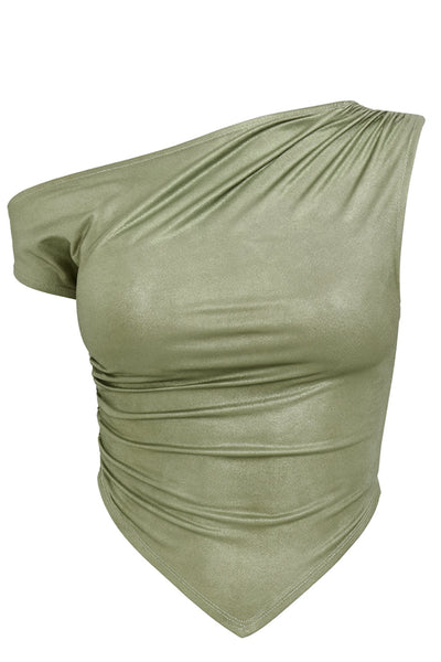 Top metálico asimétrico de fit ajustado, escote diagonal, una manga corta seguida con hombro descubierto, plisados en hombro y bajo frontal asimétrico. Detalle de plisados en costados.