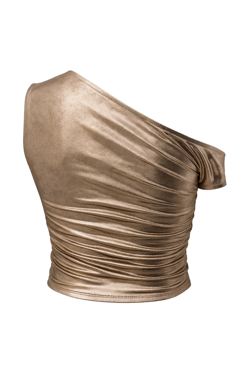 Top metálico asimétrico de fit ajustado, escote diagonal, una manga corta seguida con hombro descubierto, plisados en hombro y bajo frontal asimétrico. Detalle de plisados en costados.