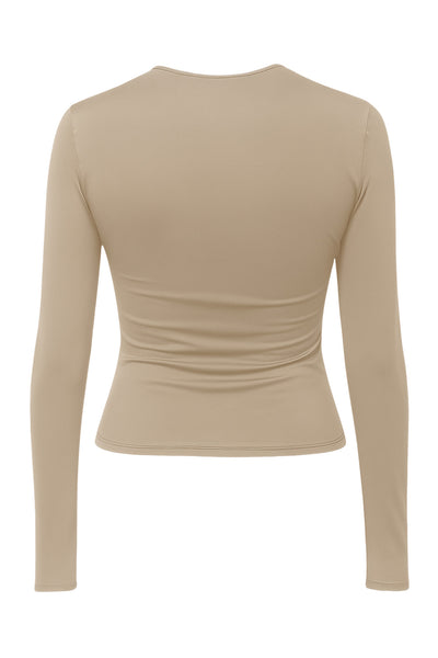 Top básico de fit ajustado, manga larga y cuello redondo con plisados decorativos en hombro.