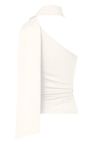 Top asimétrico de fit ajustado, sin mangas y escote diagonal con detalle de choker cruzado.