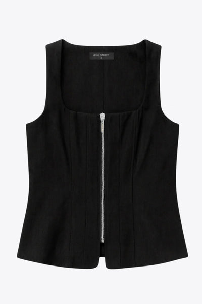 Top sin mangas de escote cuadrado, fit ajustado, pinzas con costuras decorativas y cierre frontal con cremallera visible en contraste.