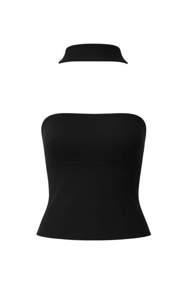 Top tubo de fit ajustado, escote recto, plisados en costados y detalle decorativo posterior de choker.