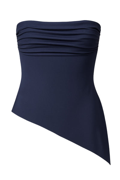 Top tubo de fit ajustado, escote recto con detalles plisados laterales y bajo diagonal asimétrico con rib en borde.