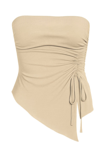 Top tubo de fit ajustado, escote recto con plisados decorativos laterales, bajo asimétrico frontal con rib rizado en borde, abertura y plisados con jareta frontal ajustable.