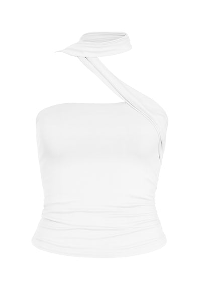 Top tubo de fit ajustado, escote recto, plisados en costados y detalle lateral de choker cruzado.