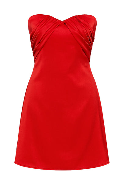 Vestido corto satinado de fit ajustado, strapless, escote corazón con plisados frontales y cierre posterior con cremallera oculta.