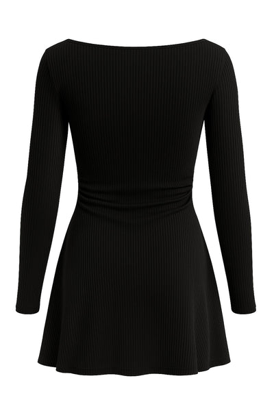 Vestido corto canalé de fit ajustado, manga larga, cuello barco, plisados laterales en cintura y corte en a.