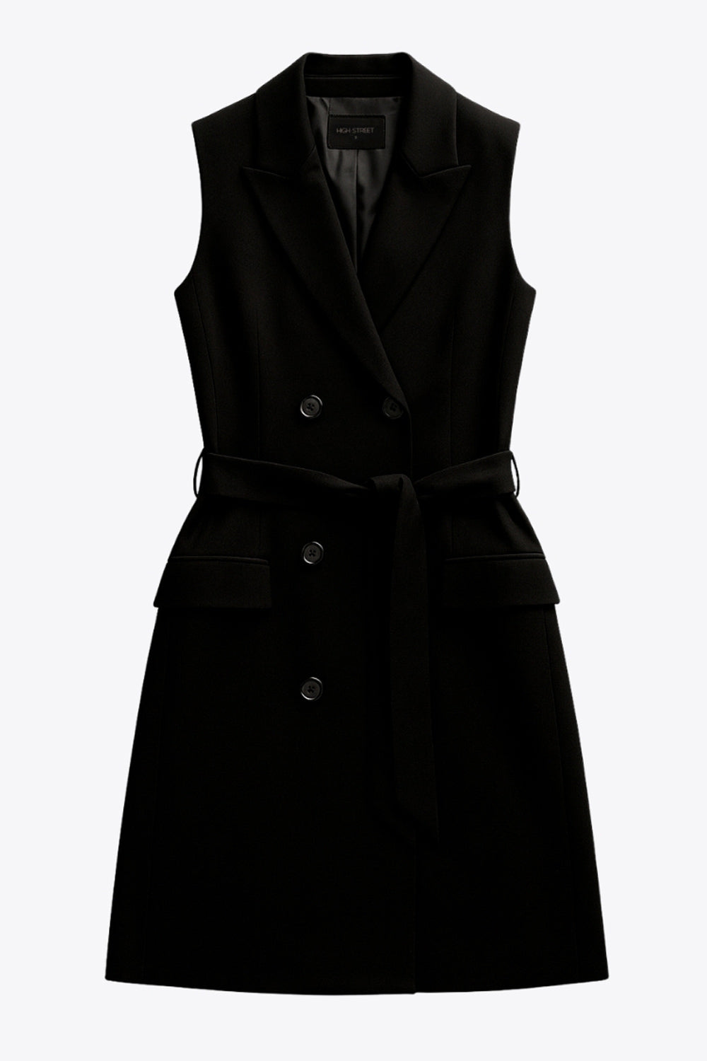 Vestido chaleco corto de fit recto, con solapa, bolsillos frontales con cartera, trabillas y cinturón amarrable del mismo tejido. Cierre frontal con doble cruce de botones.