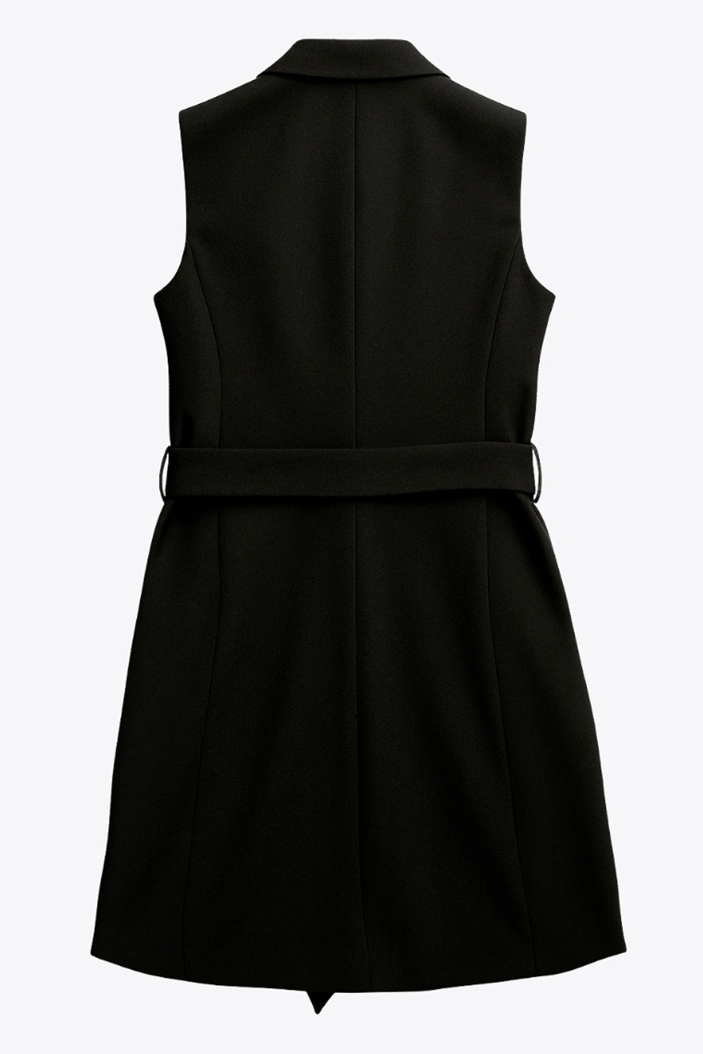 Vestido chaleco corto de fit recto, con solapa, bolsillos frontales con cartera, trabillas y cinturón amarrable del mismo tejido. Cierre frontal con doble cruce de botones.