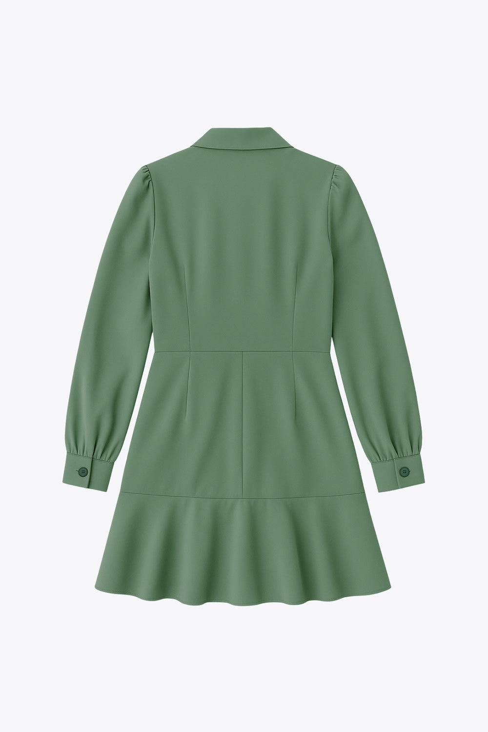 Vestido corto cruzado tipo blazer, fit ajustado, de manga larga abullonada con puño abotonado, solapa, doble cruce de botones y bajo con olanes en borde.
