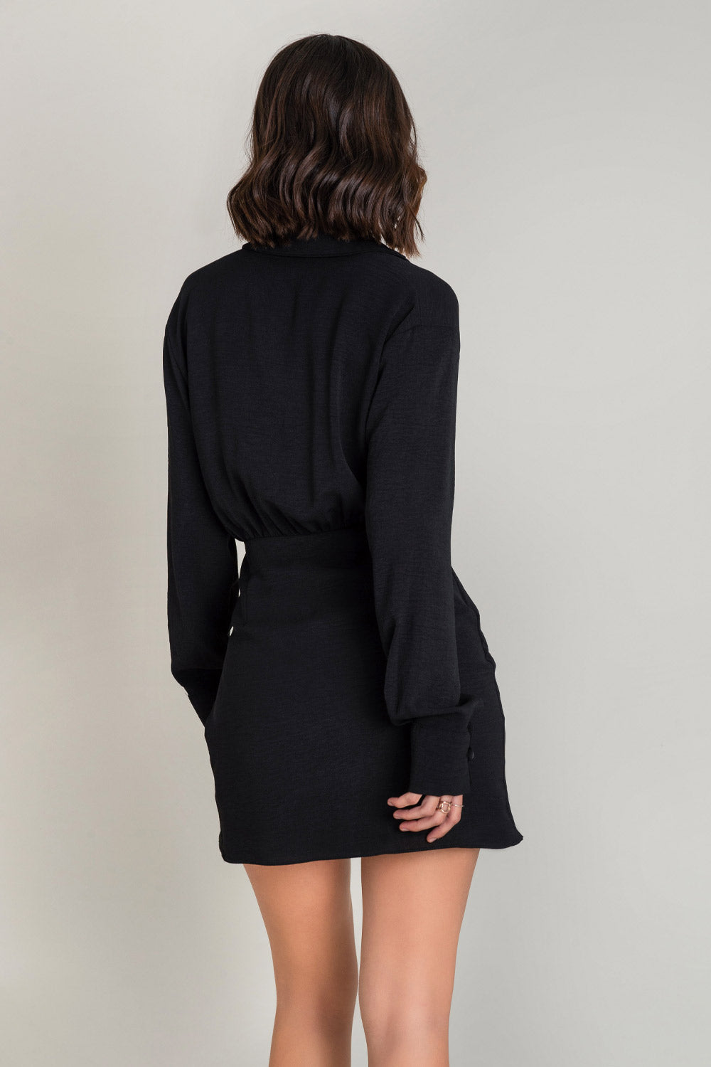 Vestido manga larga escote en V ajuste en cintura color negro para mujer