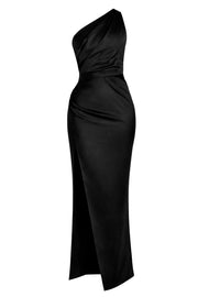 Vestido maxi satinado de fit recto, asimétrico de un hombro, con plisados en hombro, escote diagonal, cruce frontal con plisados en costados y abertura frontal en bajo. Cierre lateral con cremallera oculta.